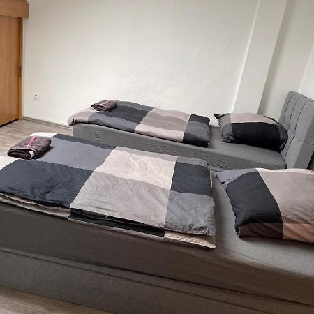 Apartment Bis Zu 8 Einzelbetten Stellplatz Wifi إسن المظهر الخارجي الصورة