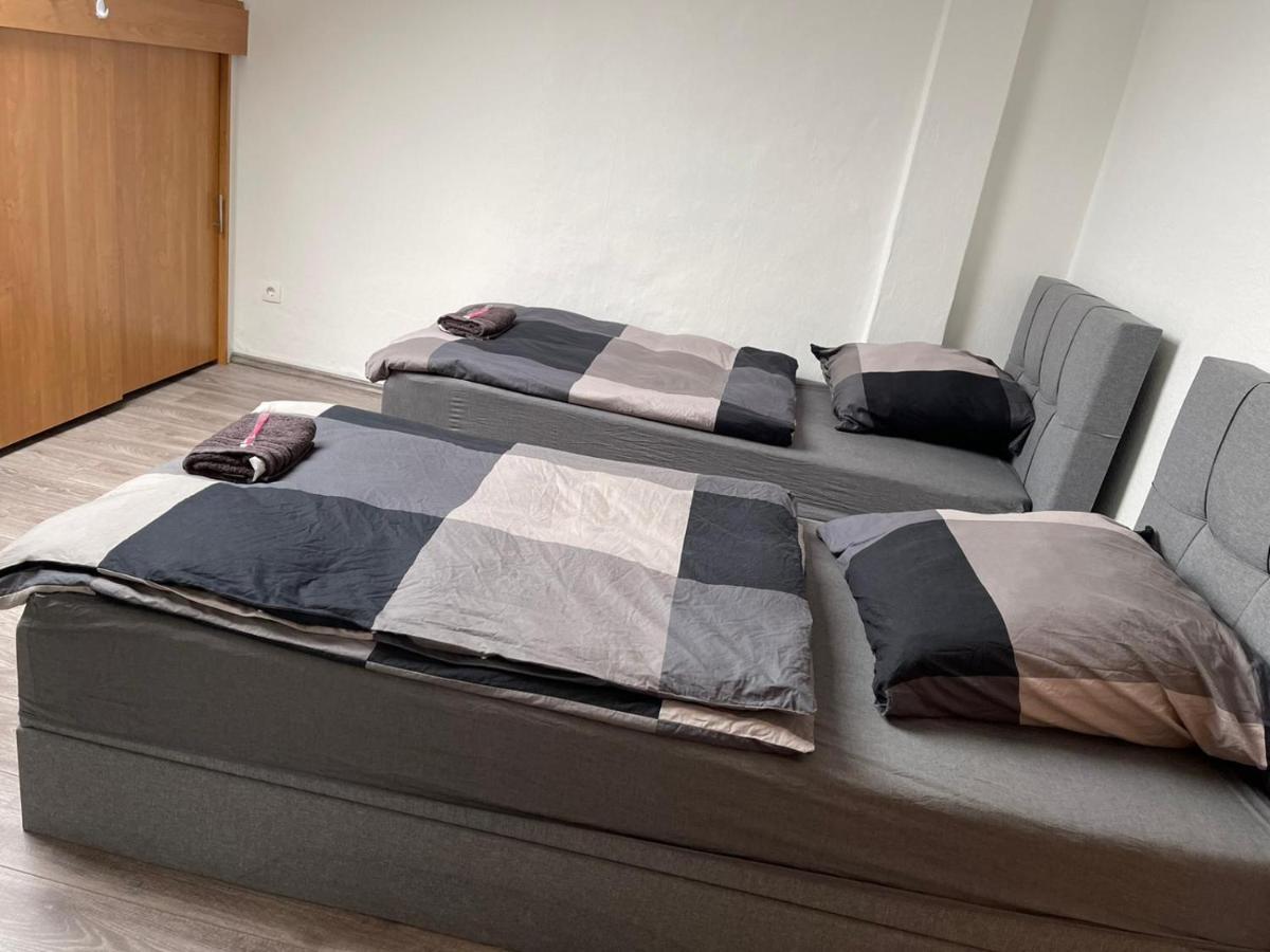 Apartment Bis Zu 8 Einzelbetten Stellplatz Wifi إسن المظهر الخارجي الصورة